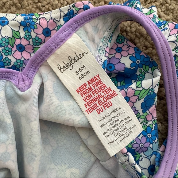Baby Boden floral one piece - Picture 5 of 5